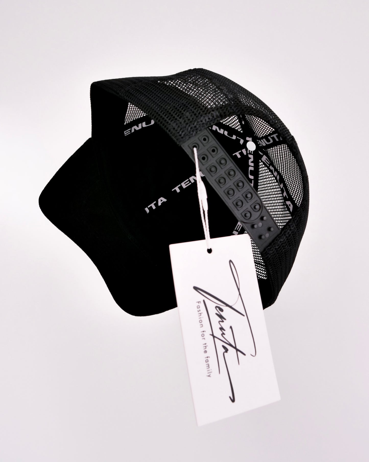 Obsidian line Trucker Hat